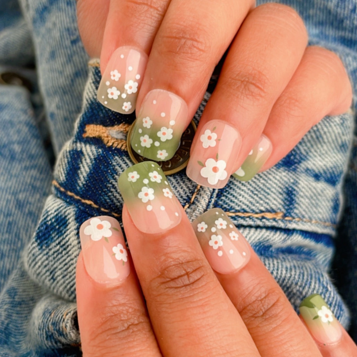 Chic Green Nails
