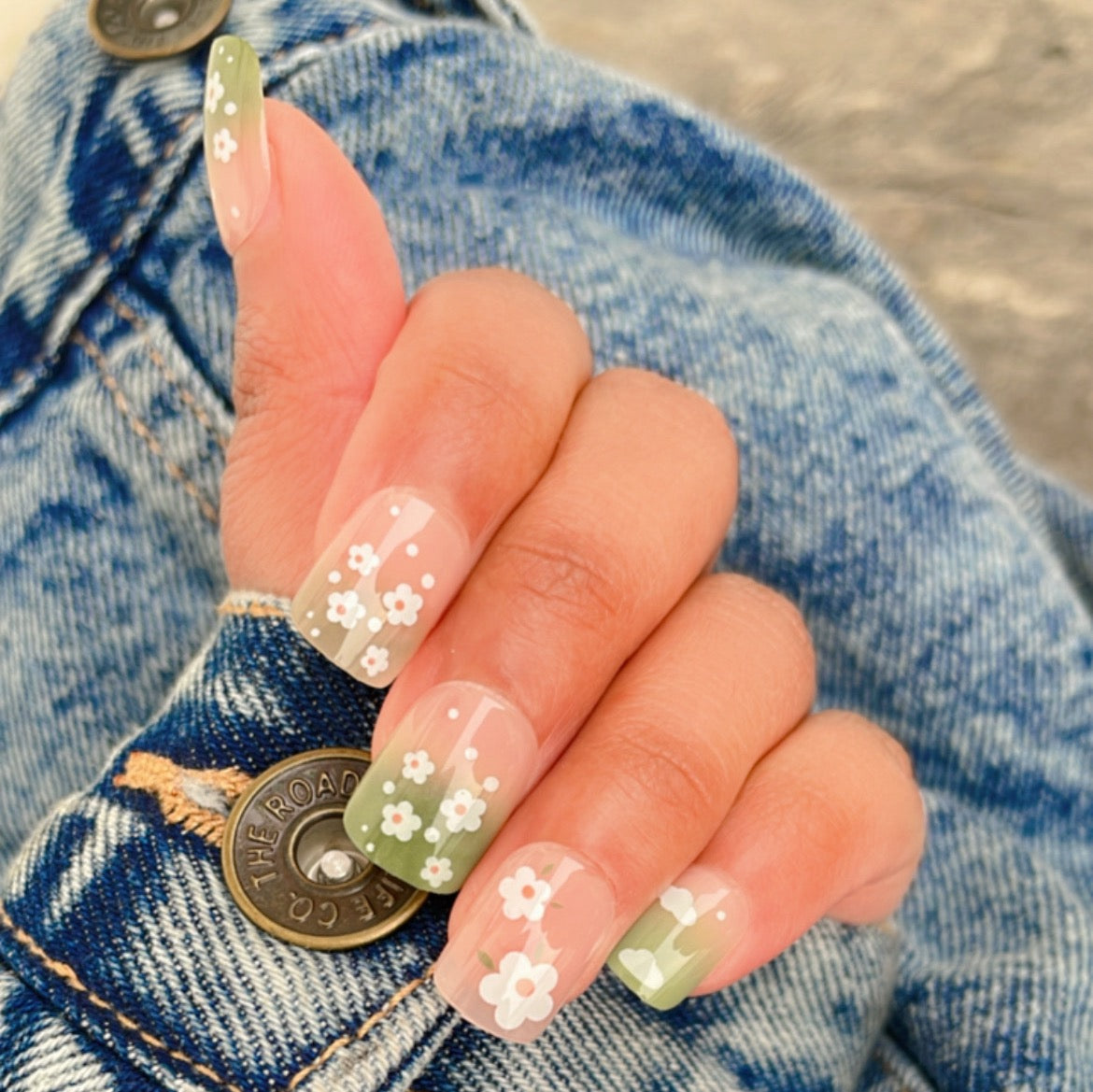 Chic Green Nails