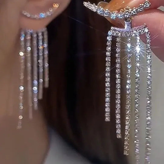Rhinestone dangle earrings with sparkling crystal embellishments – trendy fashion jewellery for women