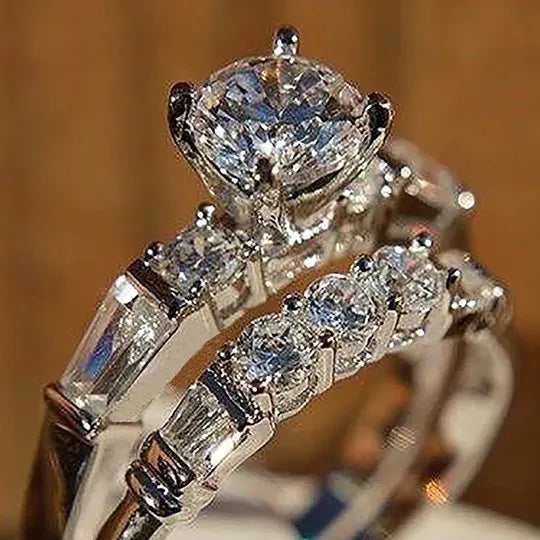 Starlit rhinestone ring set with sparkling crystal stones – trendy fashion jewellery for women | Beauth