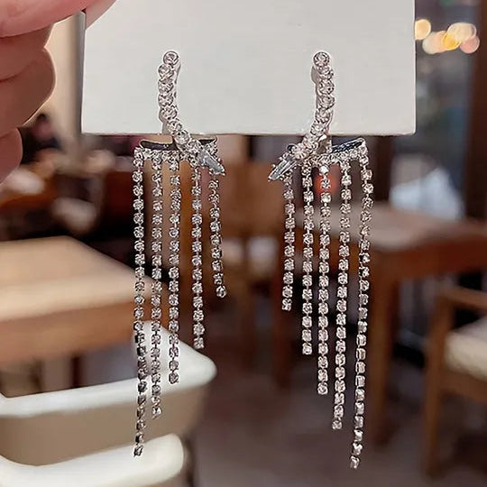 Rhinestone dangle earrings with sparkling crystal accents – trendy fashion jewellery for women