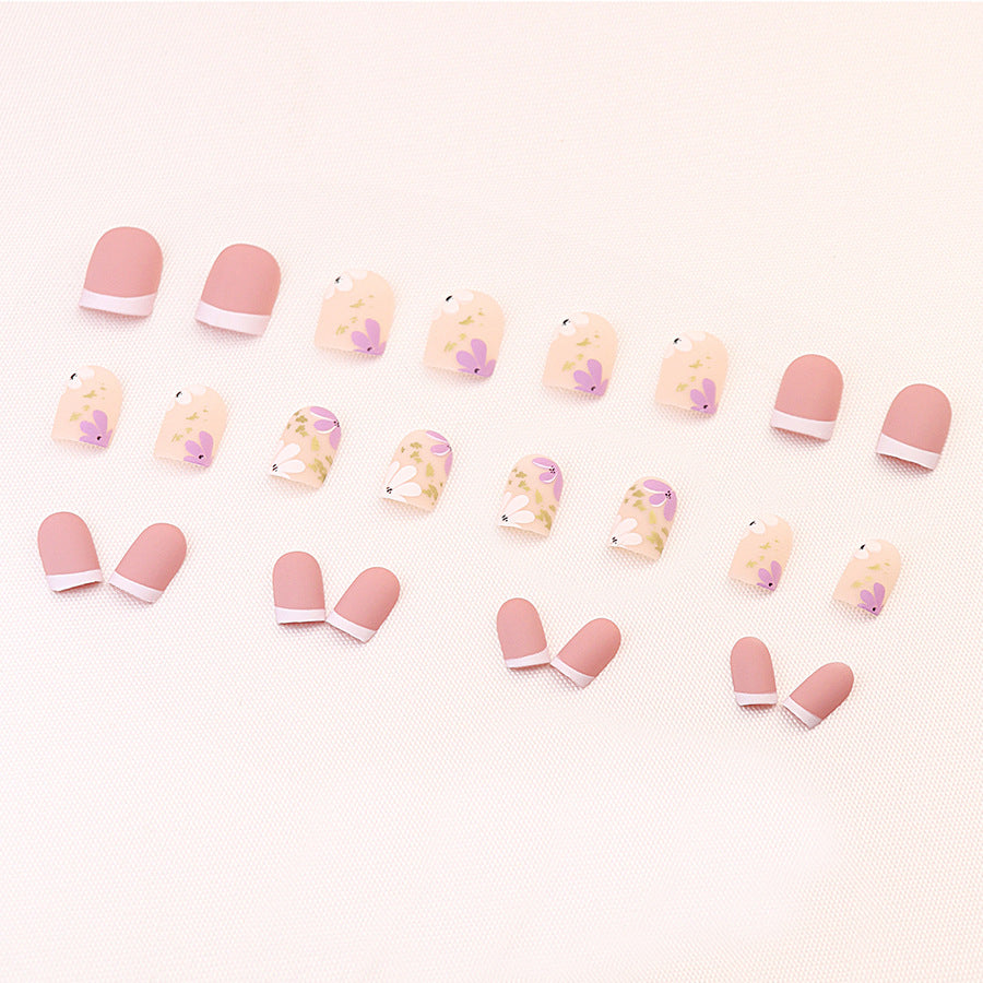 Daisy Dreams press-on nails with floral daisy design – artificial nails for women | beauth.in