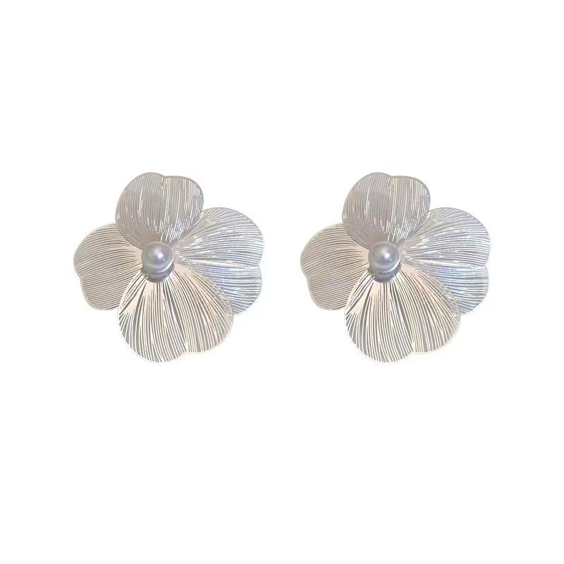 Luxury Silver Pearl Flower Earrings