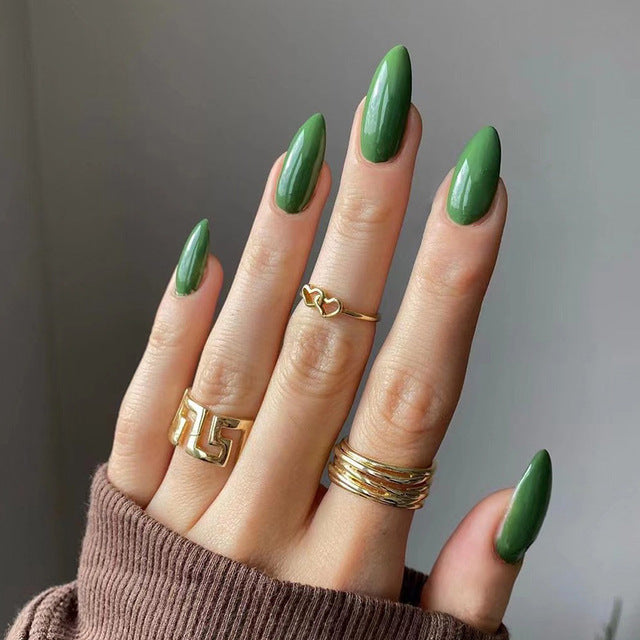 Stylish Green Nail